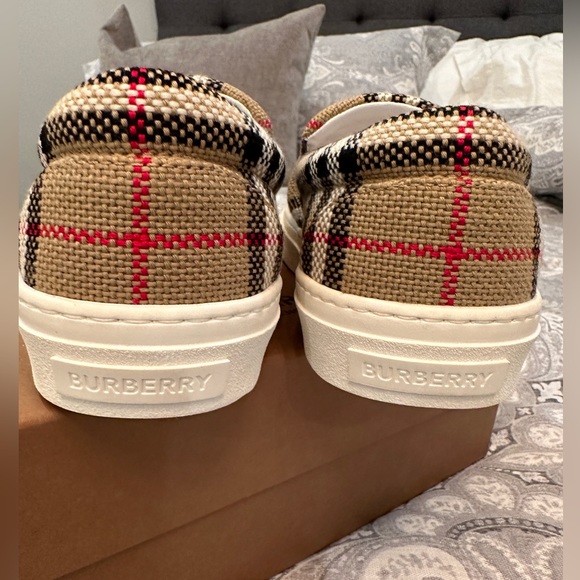 NWT BURBERRY Thomson Check Slip on Sneaker - Picture 4 of 12